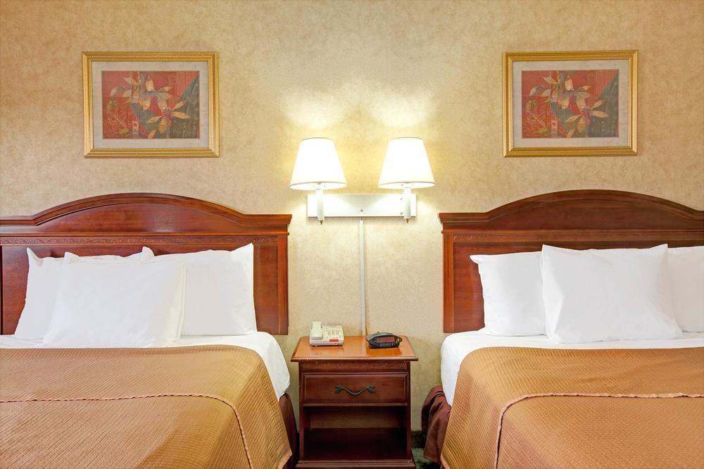 West Farms Hotel New York Ngoại thất bức ảnh
