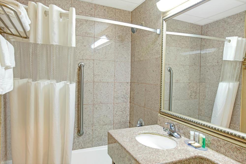 West Farms Hotel New York Ngoại thất bức ảnh