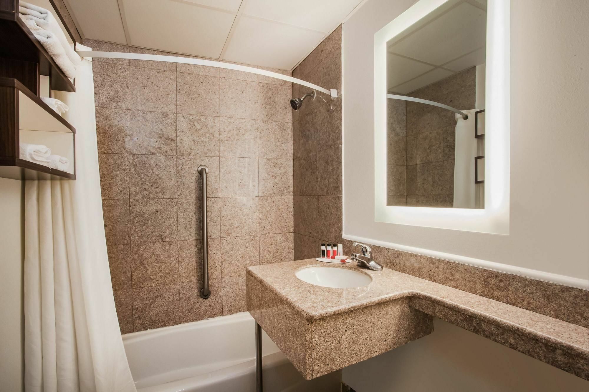 West Farms Hotel New York Ngoại thất bức ảnh